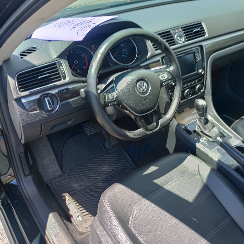 Used 2016 Volkswagen Passat 1.8T SE FWD image 9
