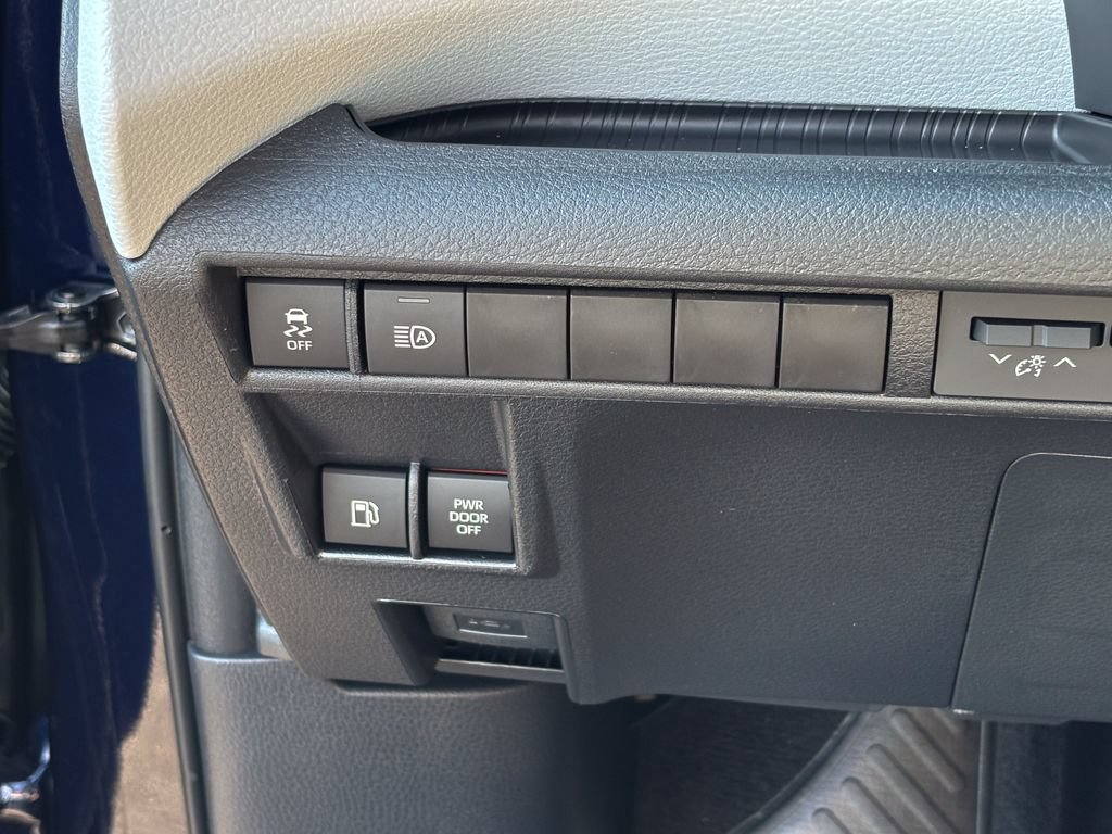 New 2026 Toyota Sienna XLE FWD image 24