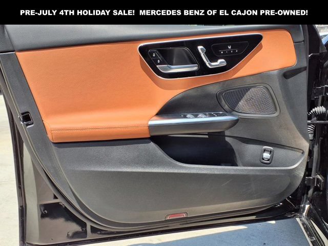 Used 2025 Mercedes-Benz C 300 4MATIC Sedan image 13