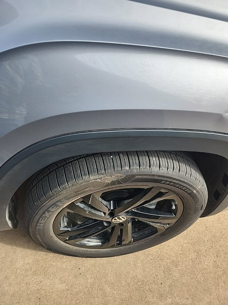 Used 2024 Volkswagen Atlas Cross Sport SEL R-Line image 16