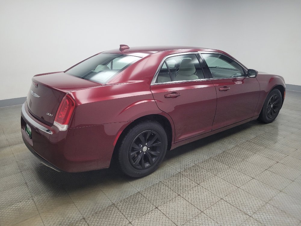 Used 2022 Chrysler 300 Touring image 10
