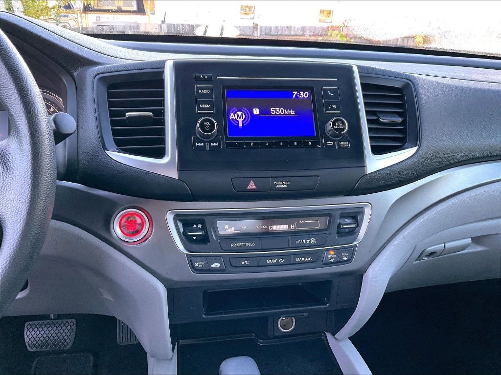 Used 2018 Honda Pilot LX image 26