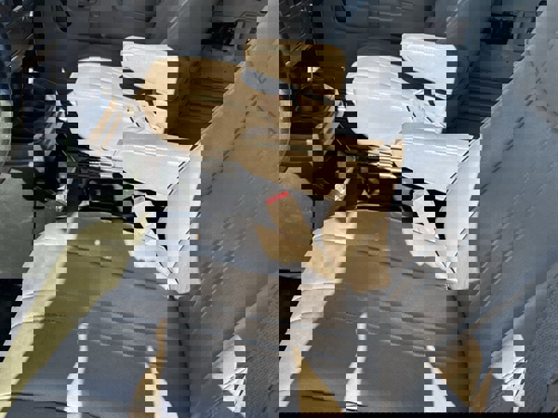 Used 2011 Chevrolet Express 2500 image 10