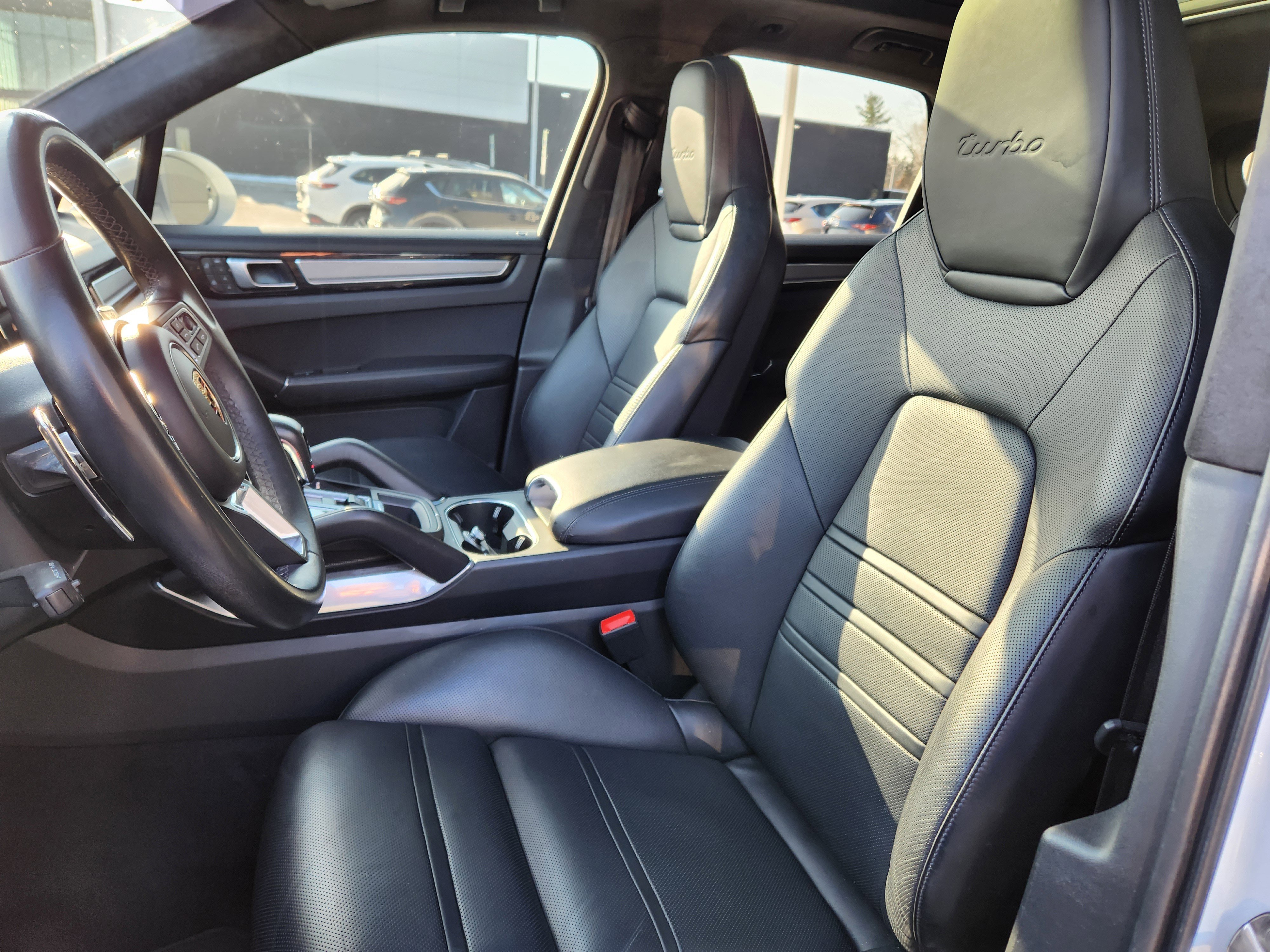 Used 2023 Porsche Cayenne Turbo AWD/4WD image 5