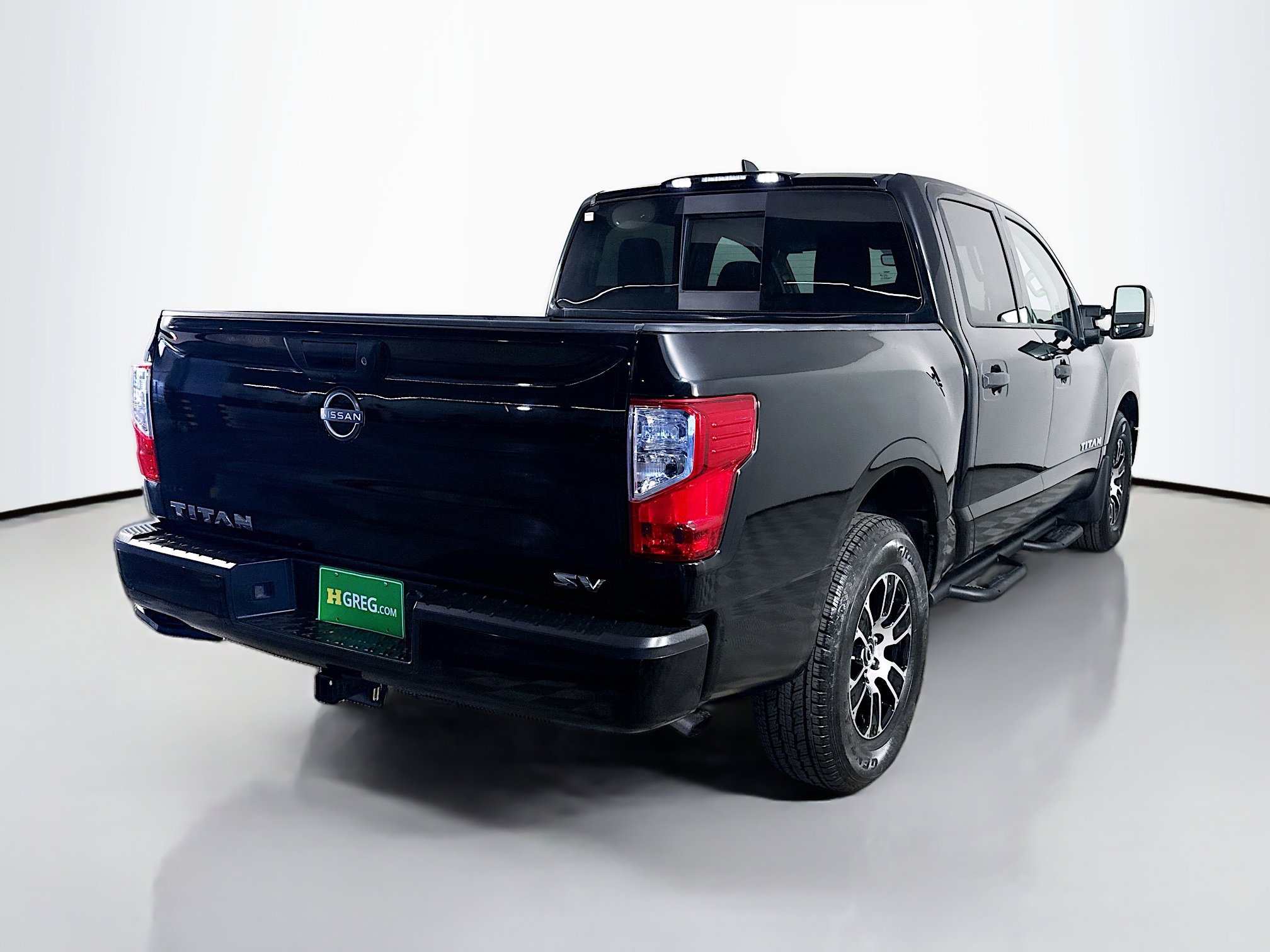 Used 2024 Nissan Titan SV w/ SV Convenience Package image 10