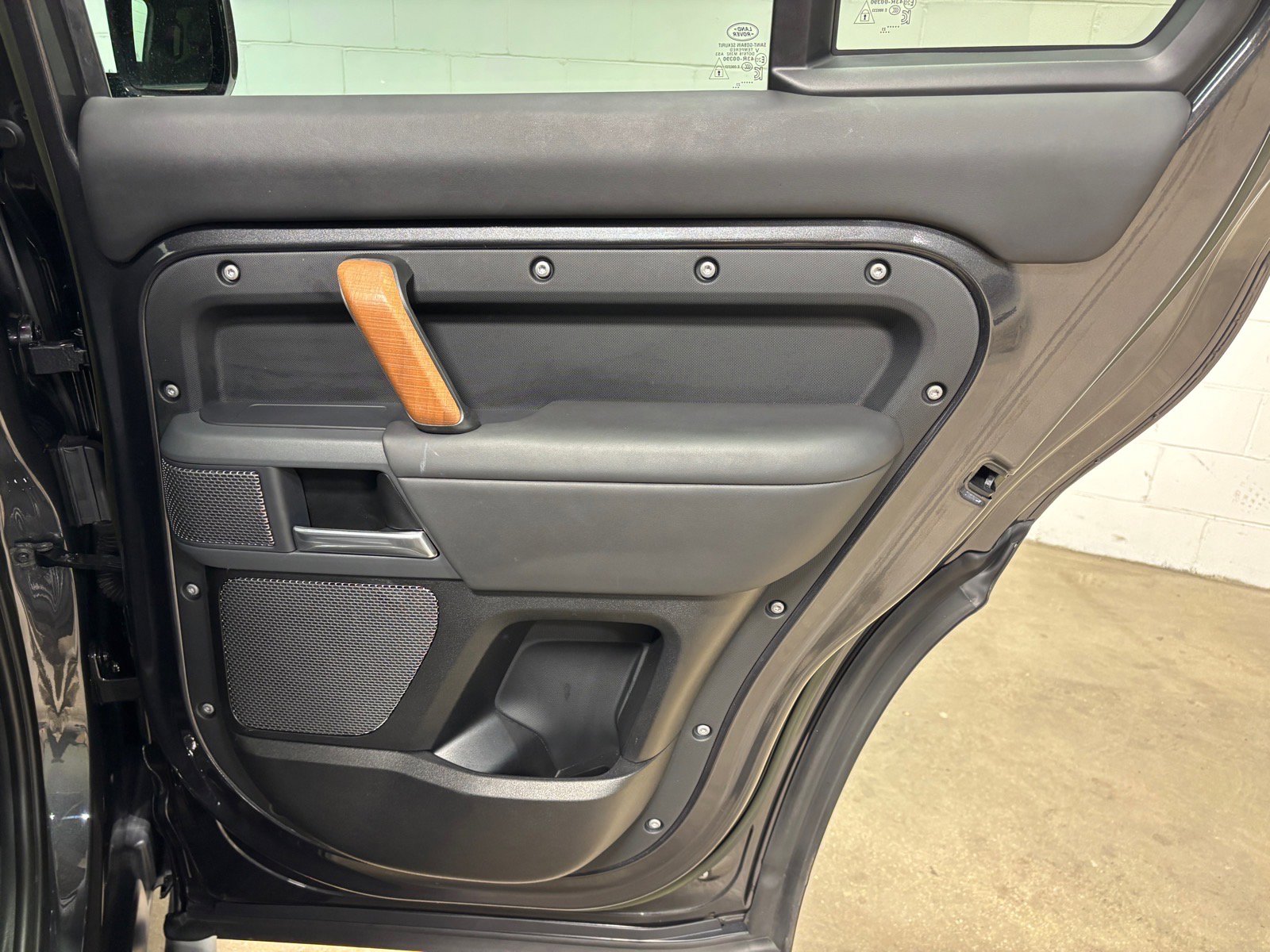 Used 2023 Land Rover Defender 110 X-Dynamic SE AWD/4WD image 39