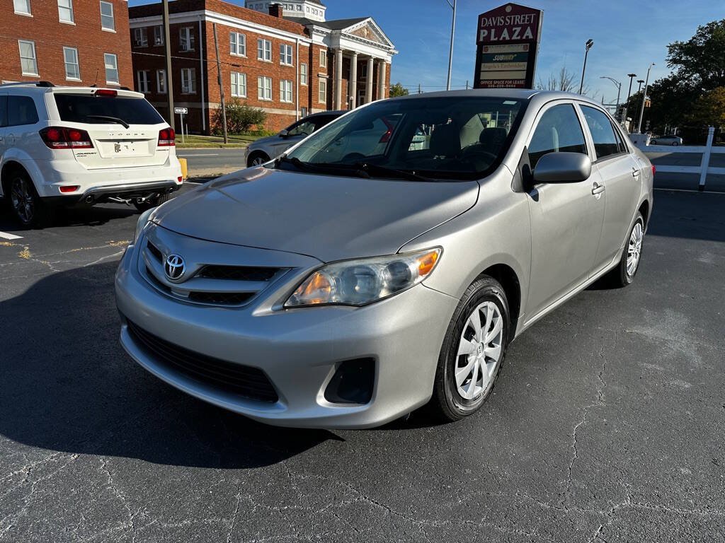 Used 2012 Toyota Corolla L FWD image 3
