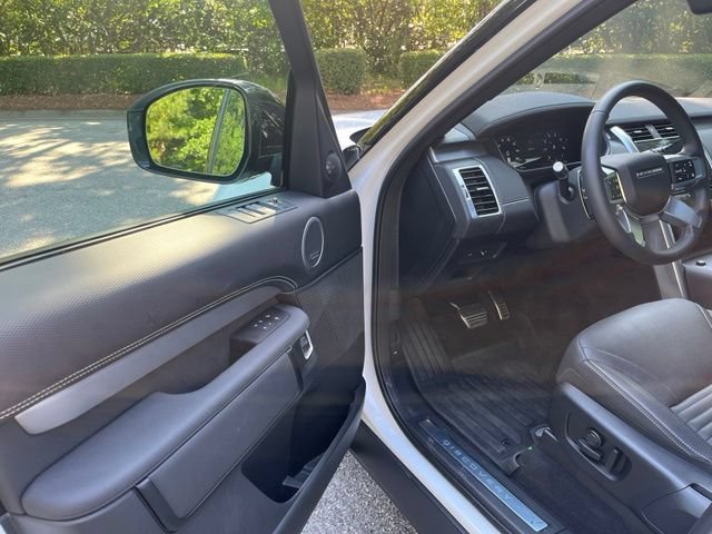 Certified 2025 Land Rover Discovery Dynamic SE AWD/4WD image 4