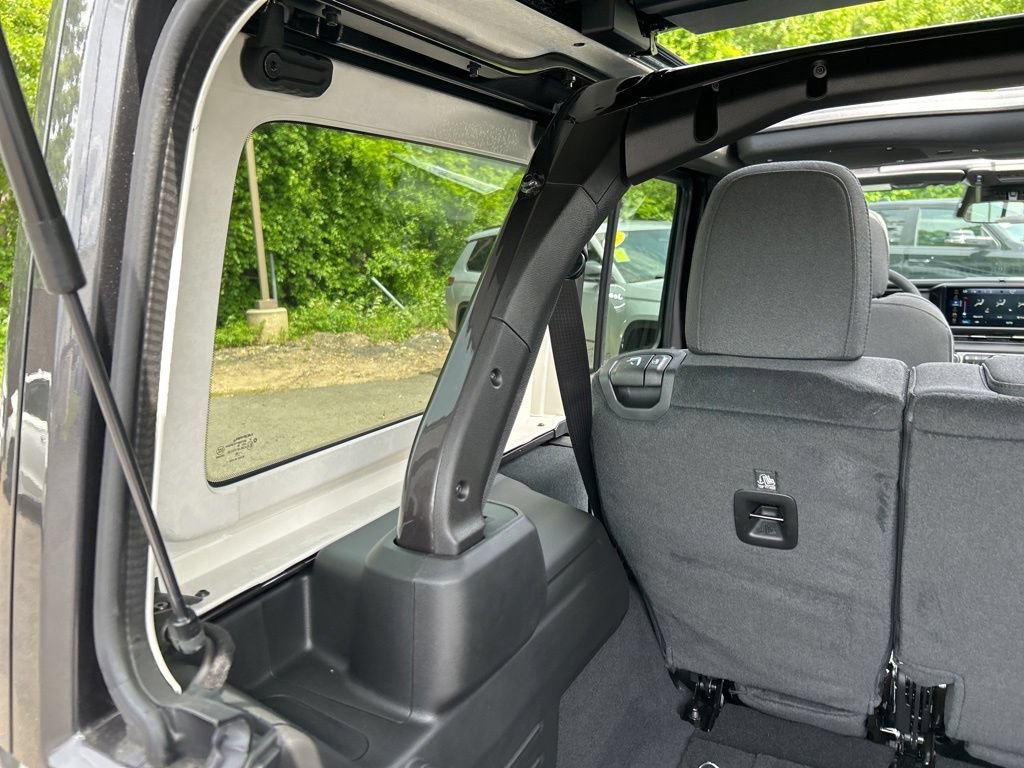 New 2026 Jeep Wrangler Unlimited Sport AWD/4WD image 30