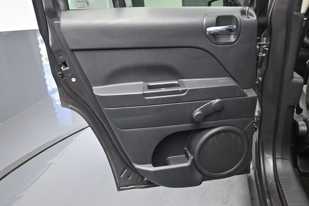 Used 2015 Jeep Patriot Sport FWD image 19