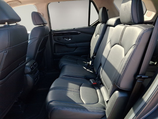 Used 2024 Honda Pilot Touring image 10