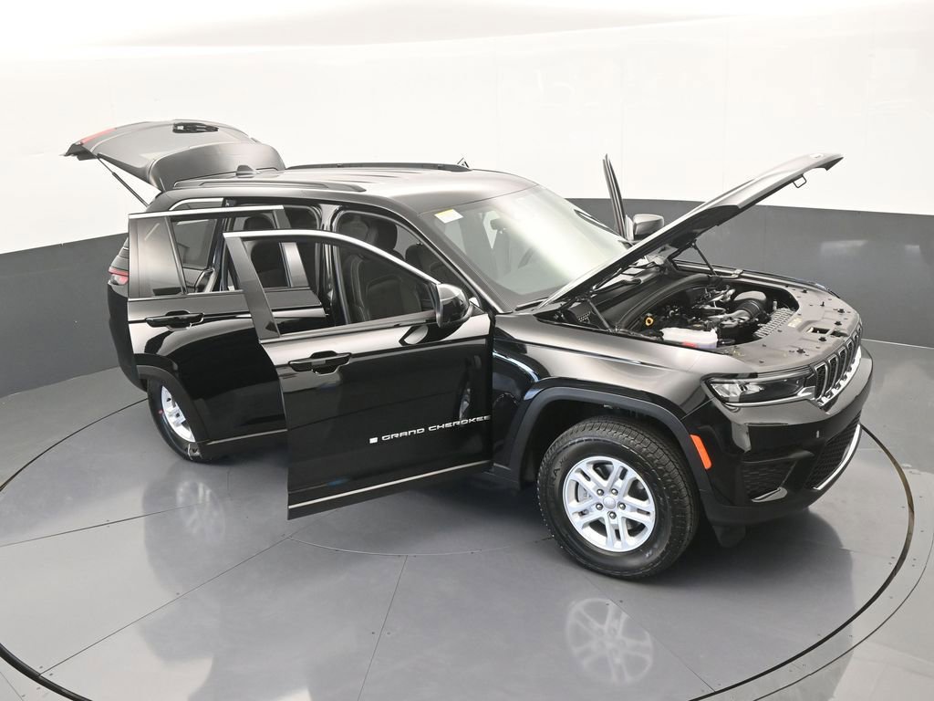 Used 2025 Jeep Grand Cherokee Laredo image 64