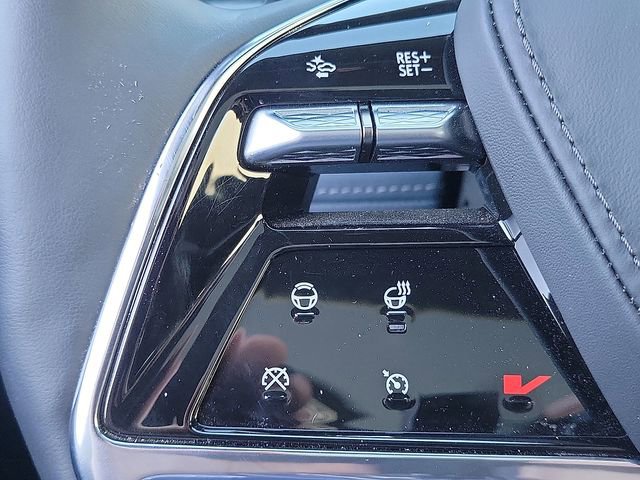 Used 2025 Cadillac Escalade IQ Luxury 2 image 11