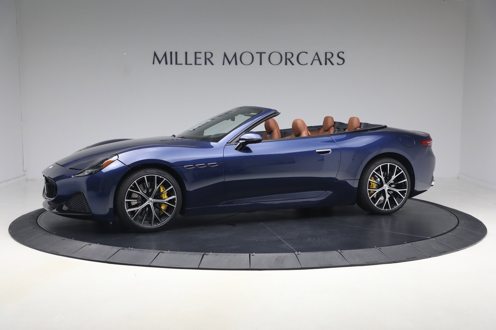 New 2026 Maserati GranCabrio Trofeo AWD/4WD image 1