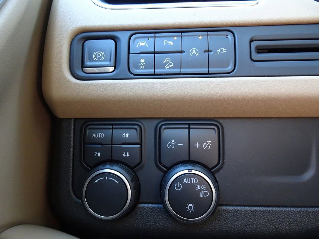 Used 2021 Chevrolet Tahoe Premier AWD/4WD image 22