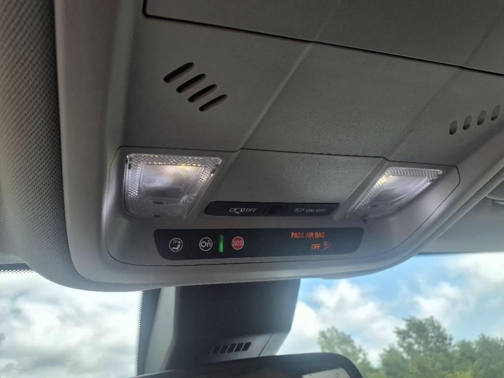 Used 2020 GMC Terrain SLE image 33