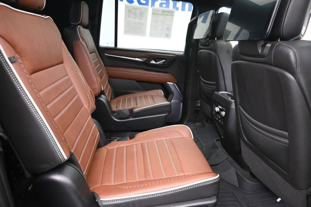 Used 2023 GMC Yukon XL Denali Ultimate w/ LPO, Floor Liner Package AWD/4WD image 8
