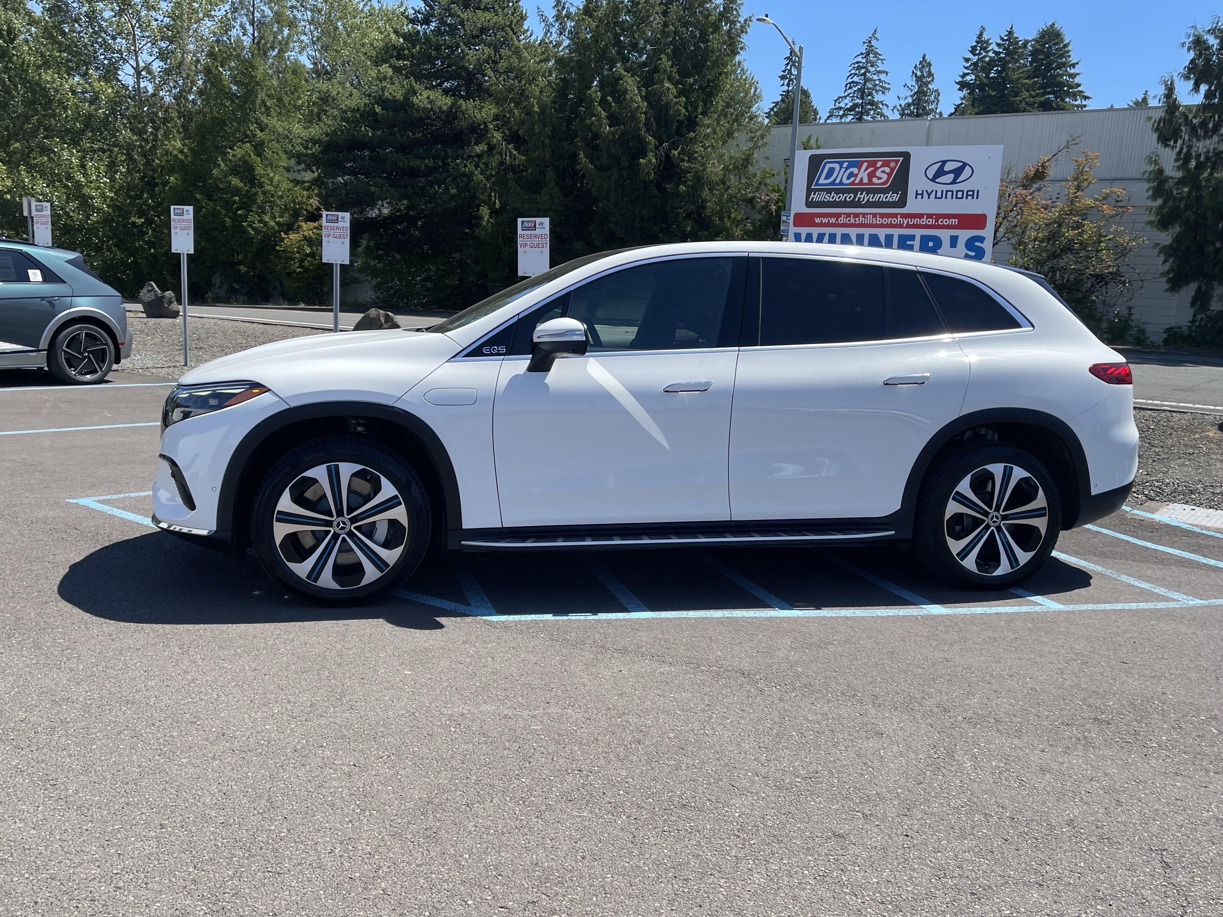 Used 2023 Mercedes-Benz EQS 450+ 4MATIC SUV image 2