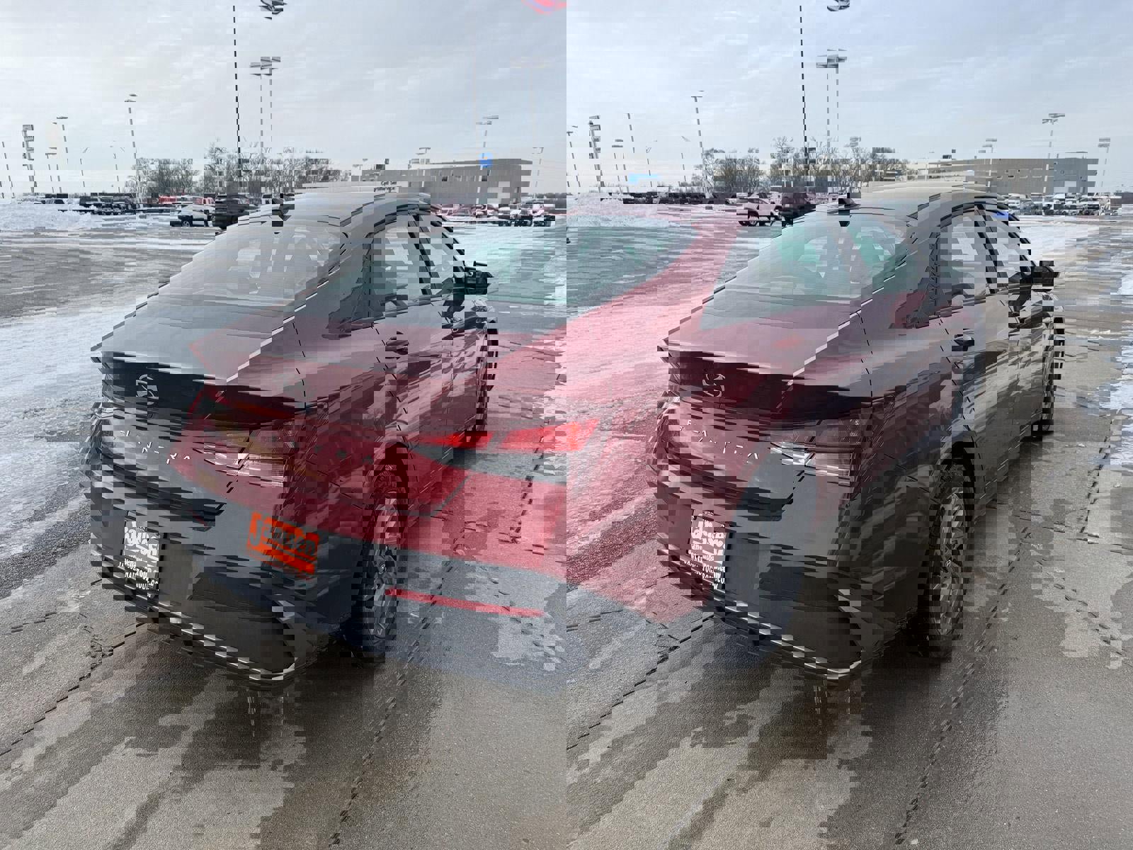 Used 2024 Hyundai Elantra SEL image 3