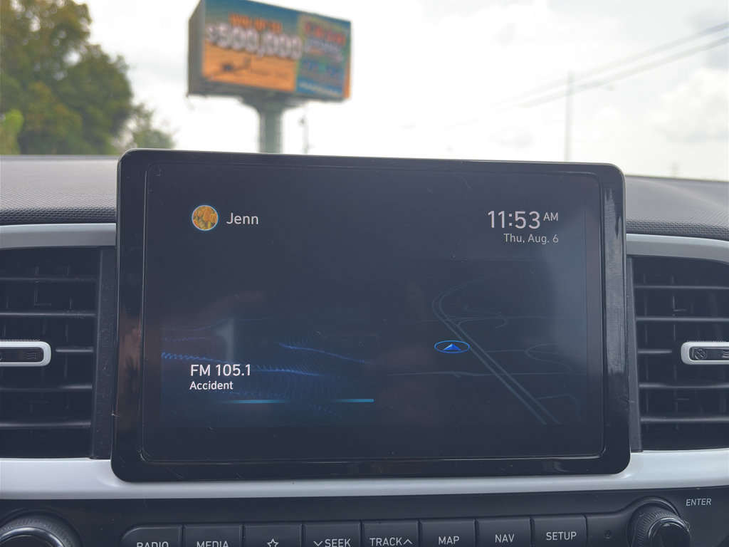 Used 2022 Hyundai Venue Limited FWD image 17