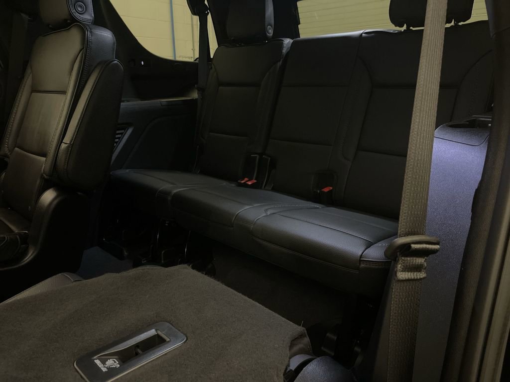 Used 2023 GMC Yukon Denali w/ Advanced Technology Package AWD/4WD image 31