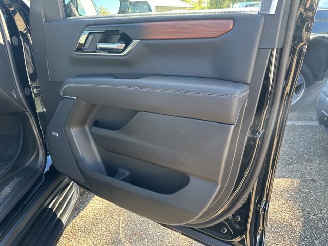 New 2026 GMC Yukon XL Denali w/ LPO, Floor Liner Package image 27