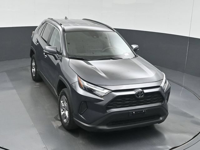 Used 2025 Toyota RAV4 XLE AWD/4WD image 44
