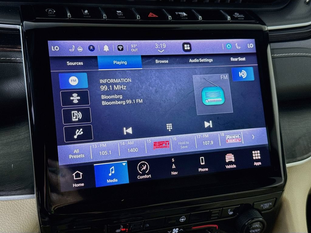 Used 2023 Jeep Grand Cherokee L Limited w/ Luxury Tech Group II AWD/4WD image 8