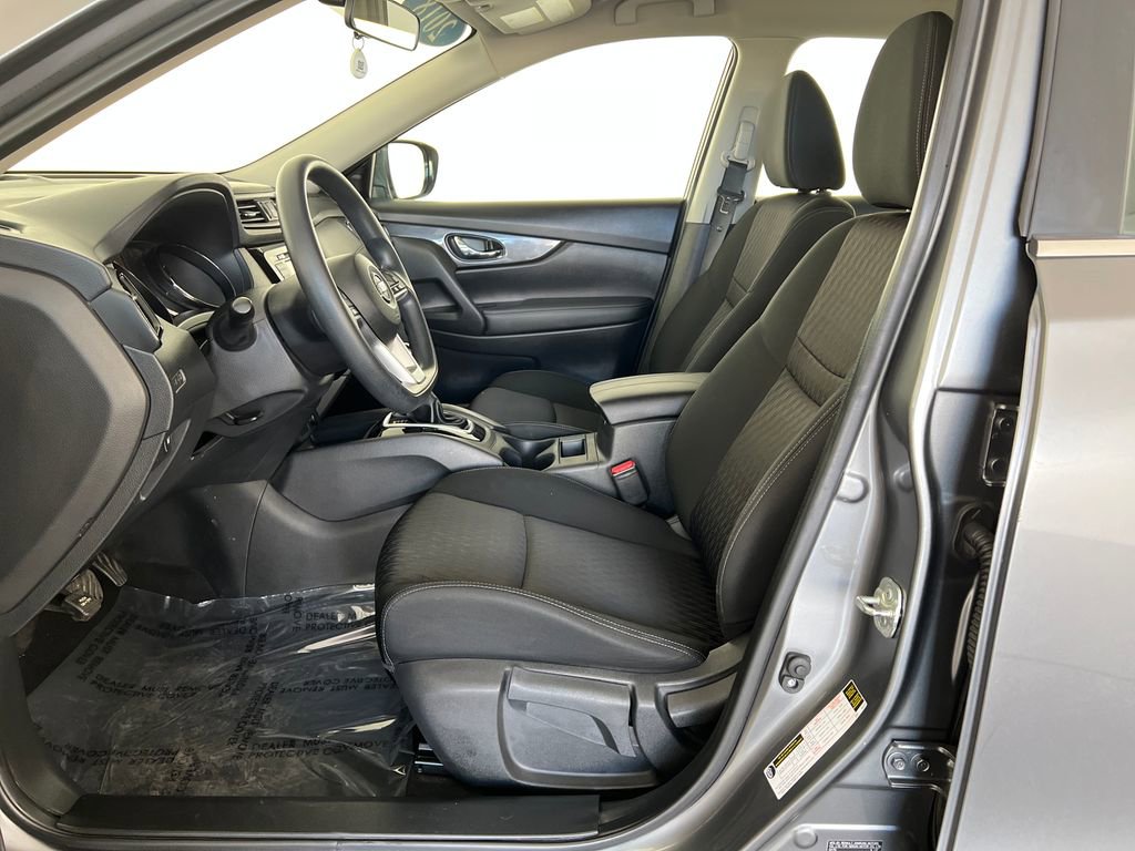 Used 2018 Nissan Rogue S image 12