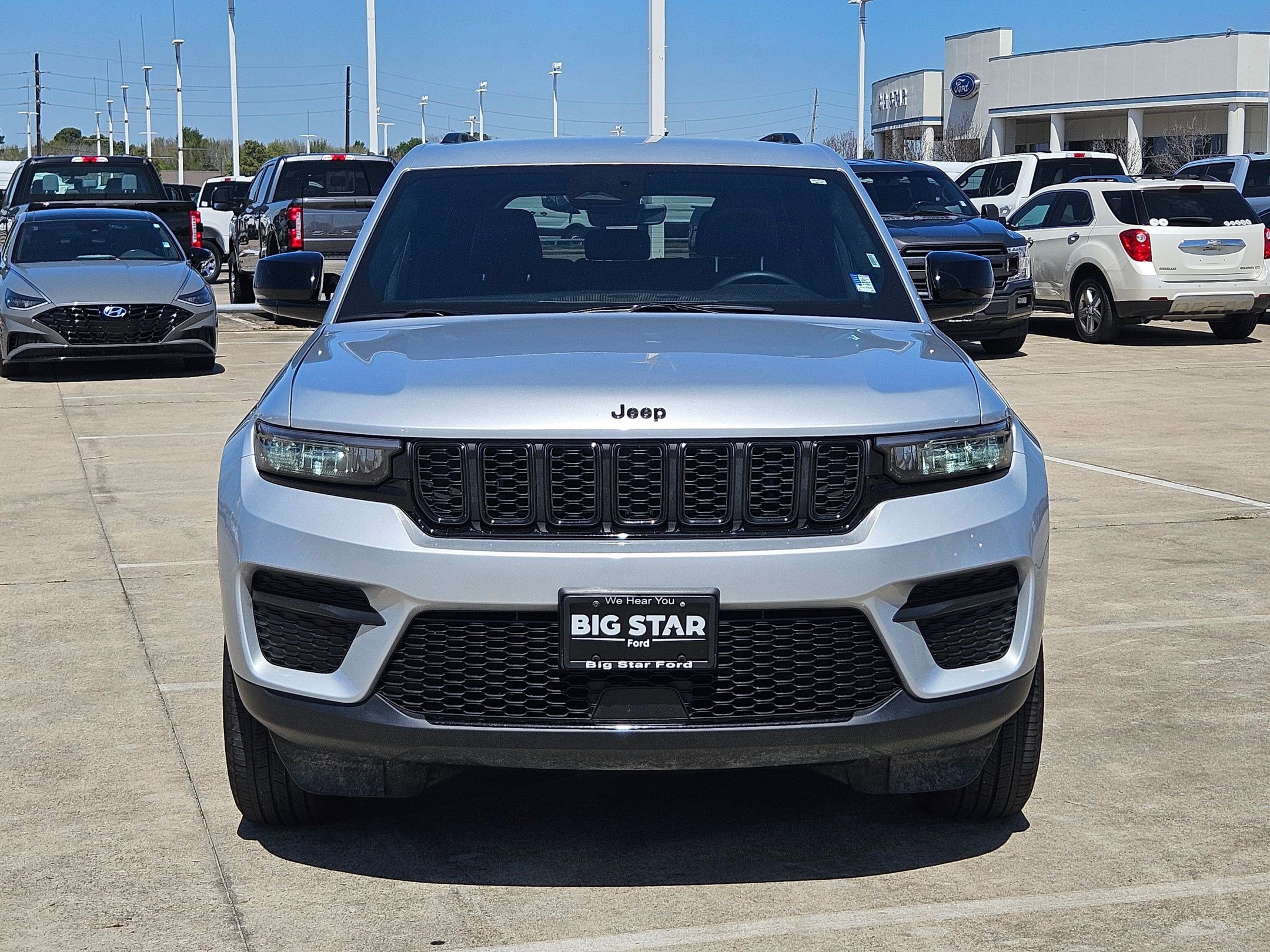 Used 2025 Jeep Grand Cherokee Altitude image 10