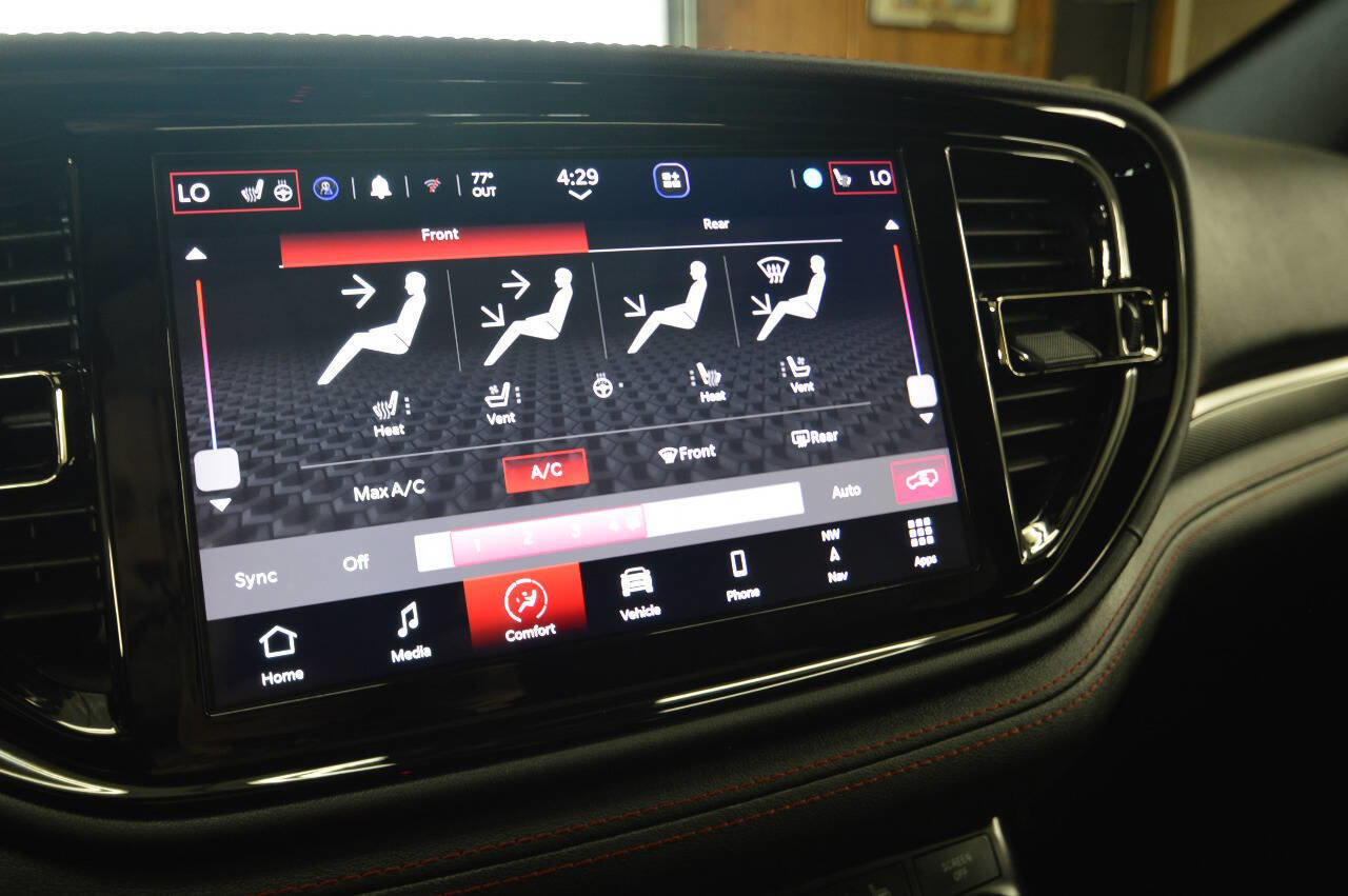 Used 2024 Dodge Durango GT image 35