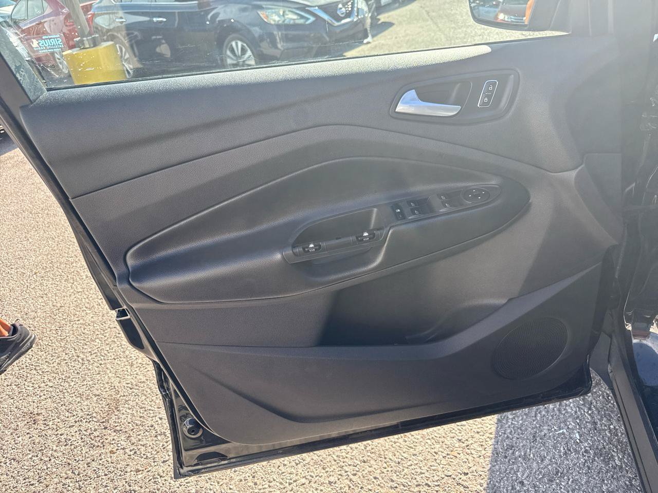 Used 2015 Ford Escape SE FWD image 12