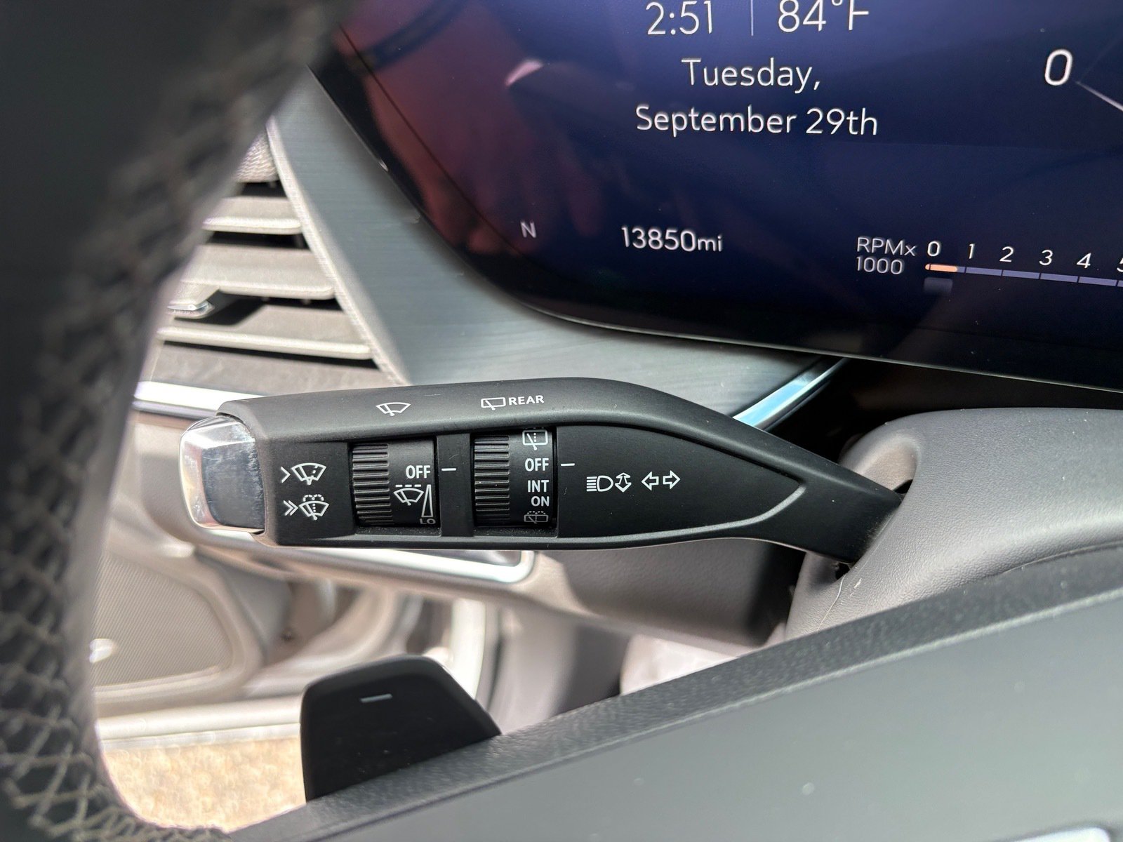 Used 2025 Buick Envision Preferred AWD/4WD image 23
