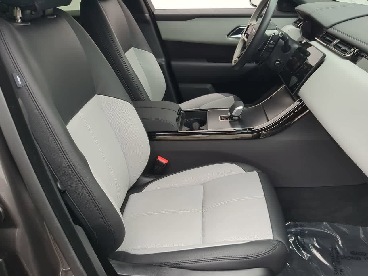 Used 2026 Land Rover Range Rover Velar Dynamic SE image 23