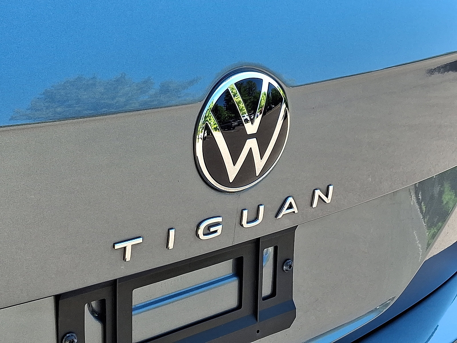 Used 2022 Volkswagen Tiguan SE AWD/4WD image 31