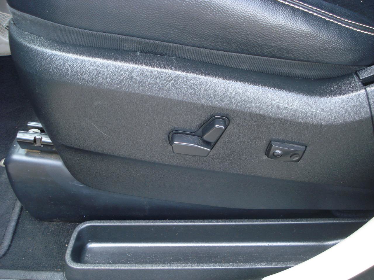 Used 2018 Dodge Grand Caravan SXT image 15