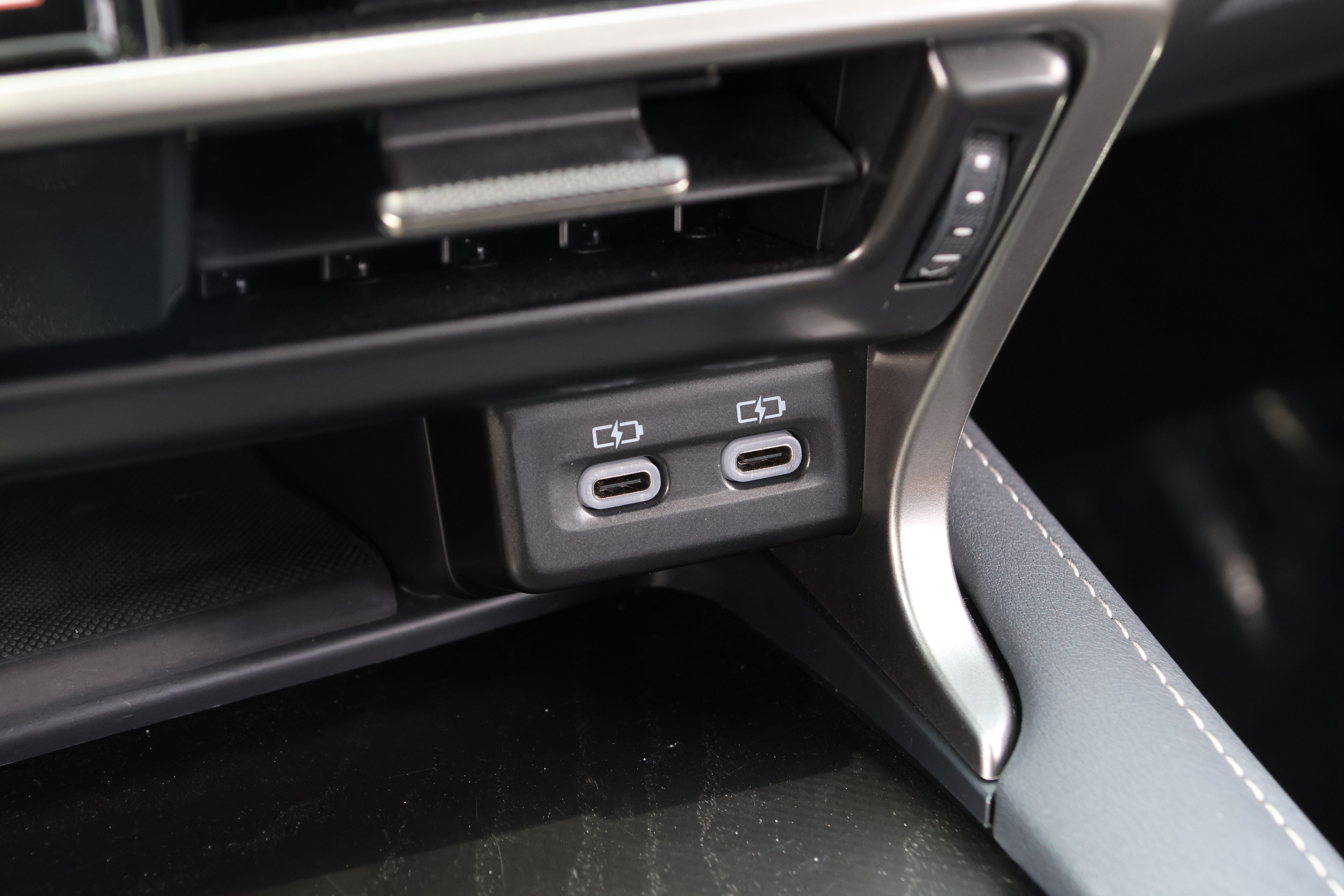 Certified 2023 Lexus RX 350 AWD w/ Accessory Package image 29