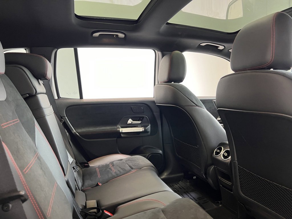 Used 2022 Mercedes-Benz EQB 300 4MATIC image 23