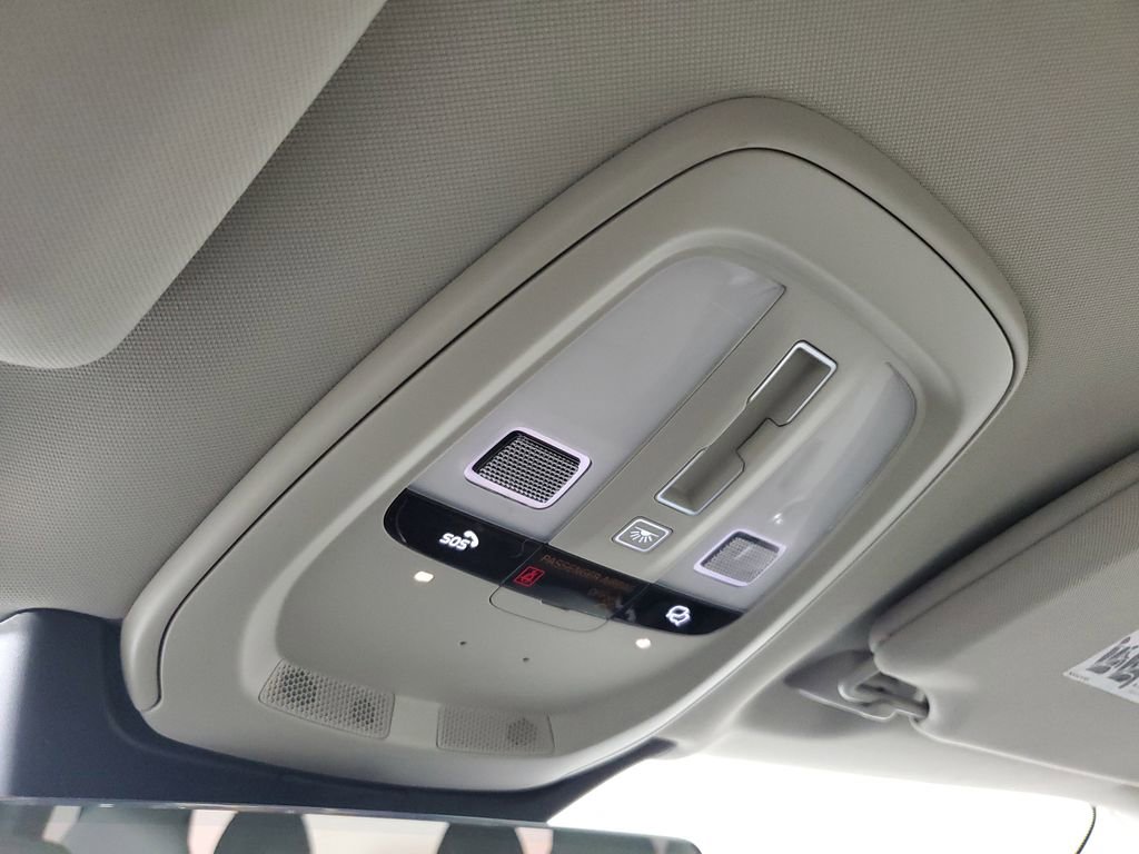 Certified 2024 Volvo XC90 B6 Ultimate w/ Protection Package Premier image 37