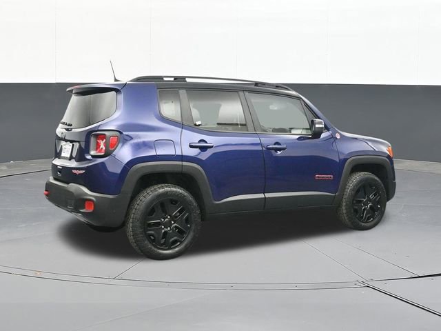 Used 2018 Jeep Renegade Trailhawk w/ Cold Weather Group II AWD/4WD image 16