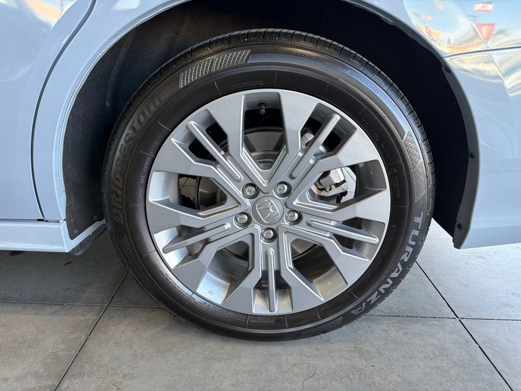 Used 2025 Honda Odyssey Touring image 16