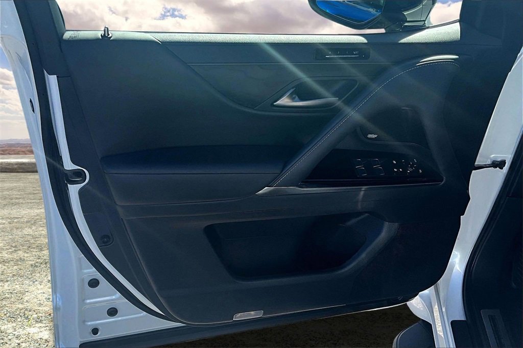 Used 2023 Lexus LX 600 4WD w/ Premium Package image 20