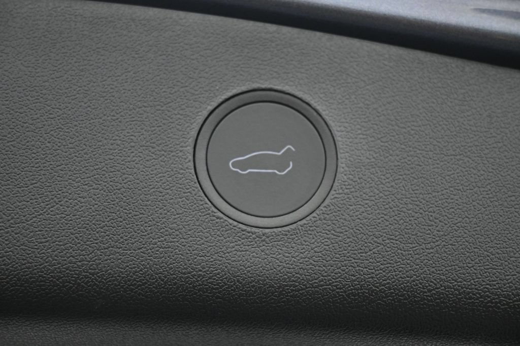 Used 2023 Tesla Model 3 Standard Range RWD image 34