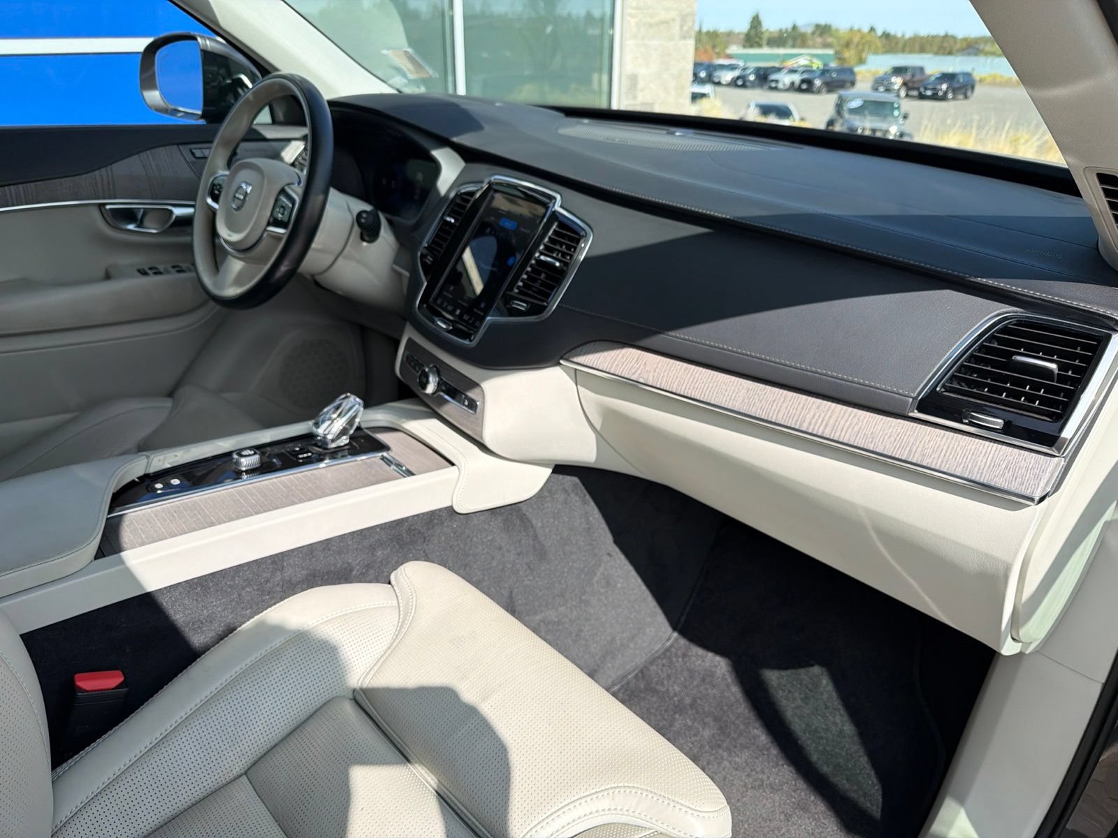 Used 2023 Volvo XC90 B6 Ultimate w/ Protection Package Premier AWD/4WD image 27