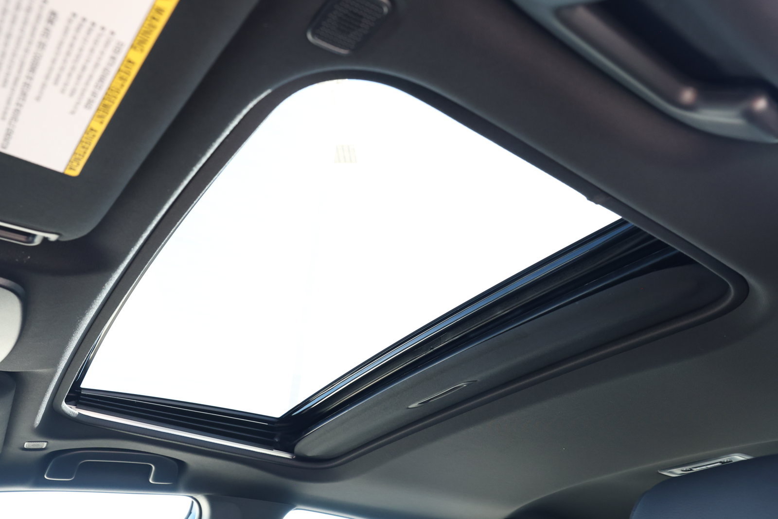 New 2027 Toyota Camry SE w/ Convenience Package FWD image 3