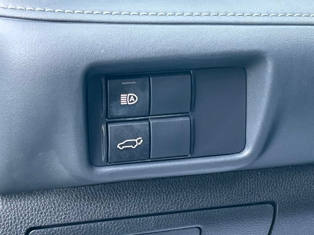 Used 2022 Toyota Highlander XLE AWD/4WD image 25