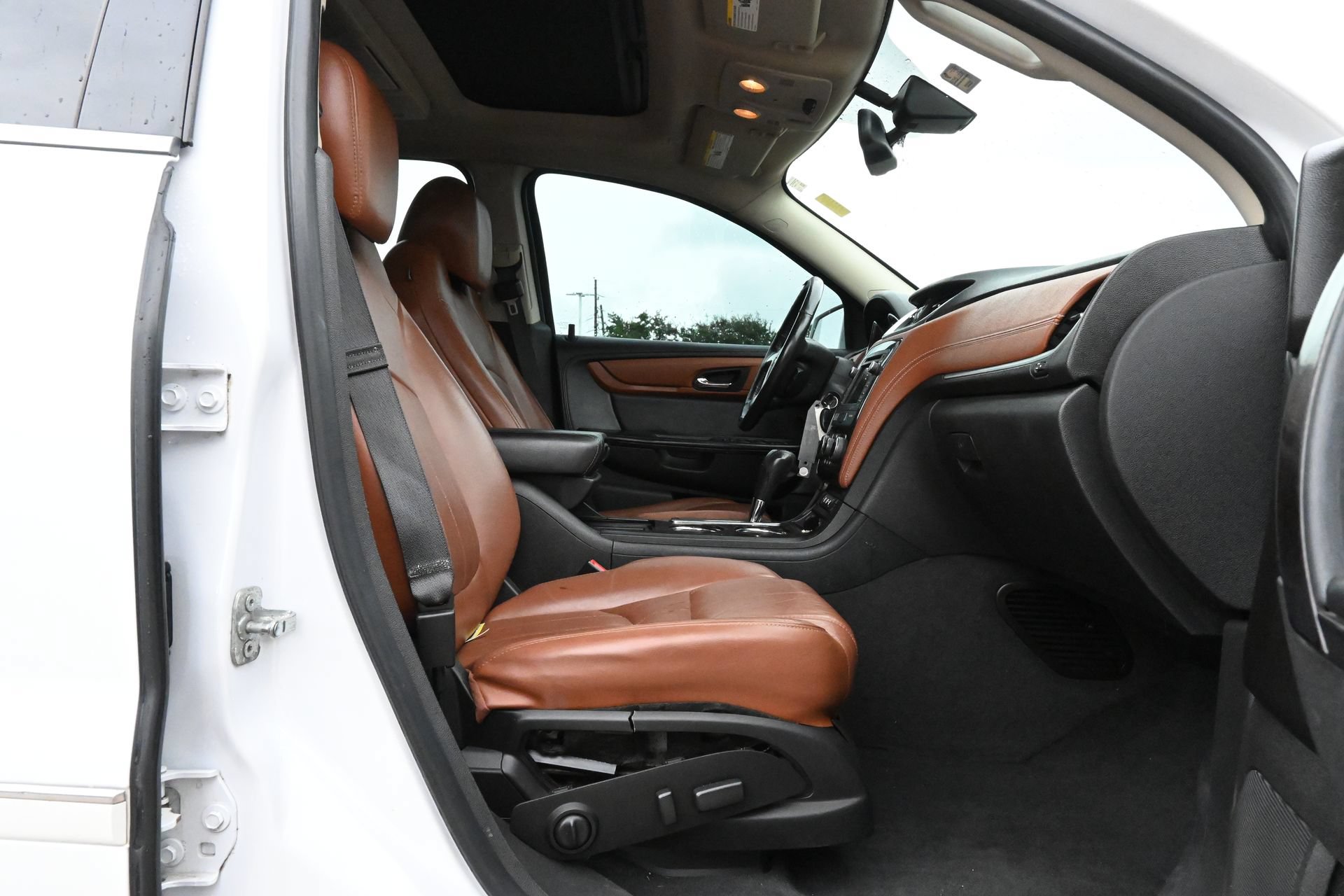 Used 2016 Chevrolet Traverse LTZ w/ LPO, 'HIT The Road' Package FWD image 25