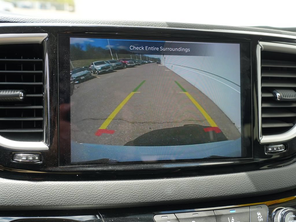 Used 2023 Chrysler Pacifica Touring-L FWD image 33
