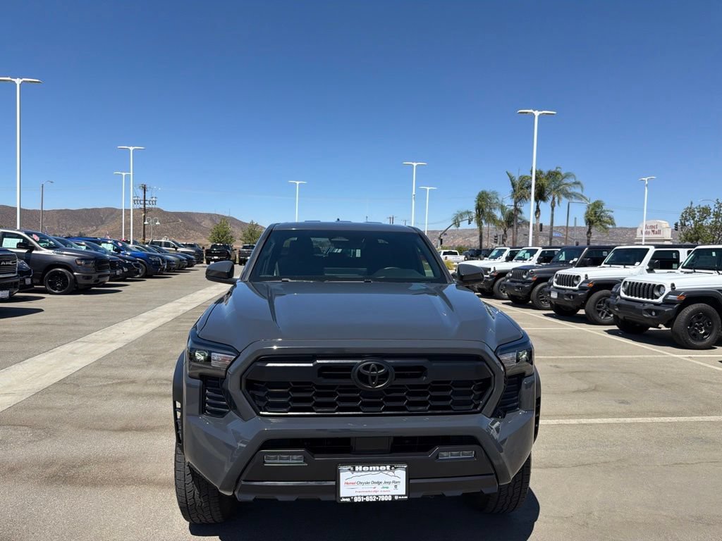 Used 2025 Toyota Tacoma TRD Off-Road AWD/4WD image 3