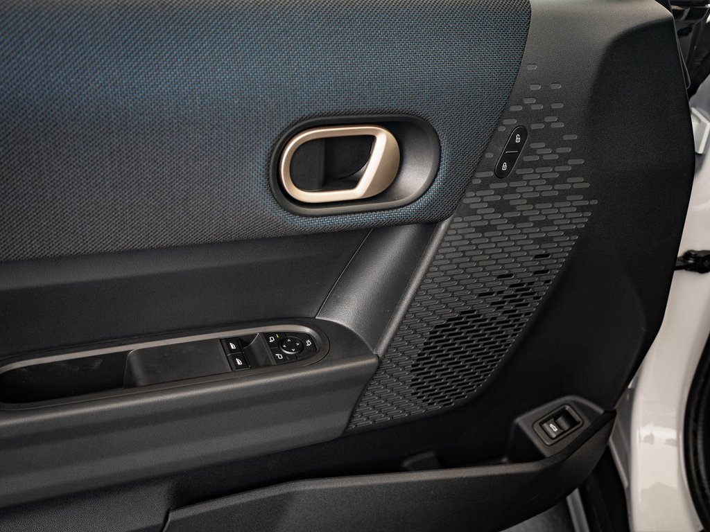 Certified 2025 MINI Cooper 2-Door Hardtop image 18